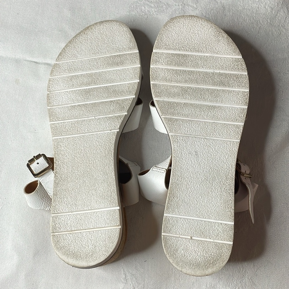Women’s Mila Paoli Sandals - Picture 6 of 8